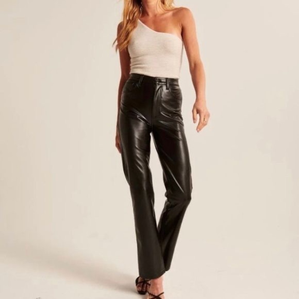 Abercrombie & Fitch 90s Ultra High Rise Relaxed Leather Jean (Long!)
